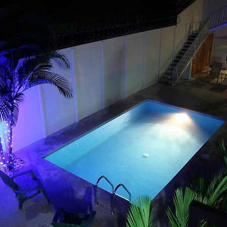 Tuanis Aparthotel Jacó Стая снимка