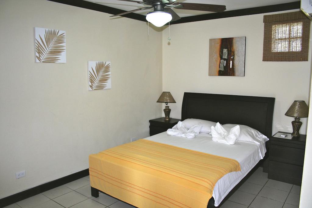 Tuanis Aparthotel Jacó Стая снимка